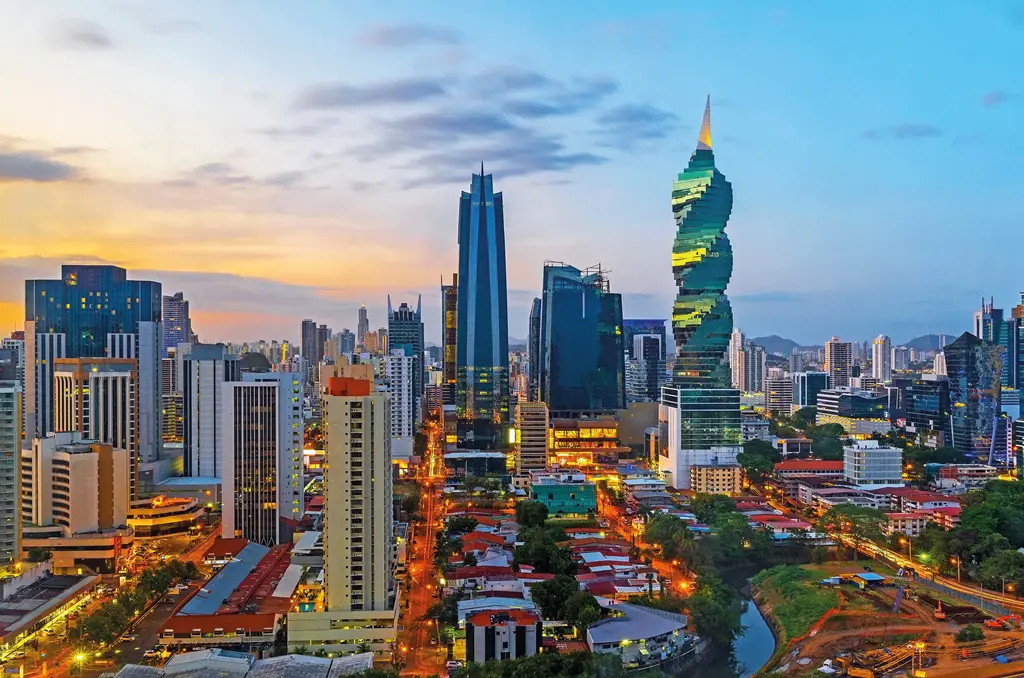 panama-canal-y-playa-regata01