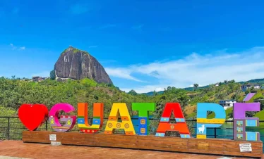 guatape-medellin-comuna-13-regata01