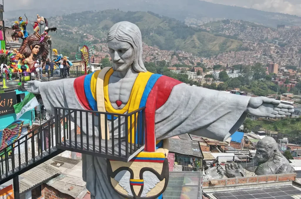 guatape-medellin-comuna-13-regata03