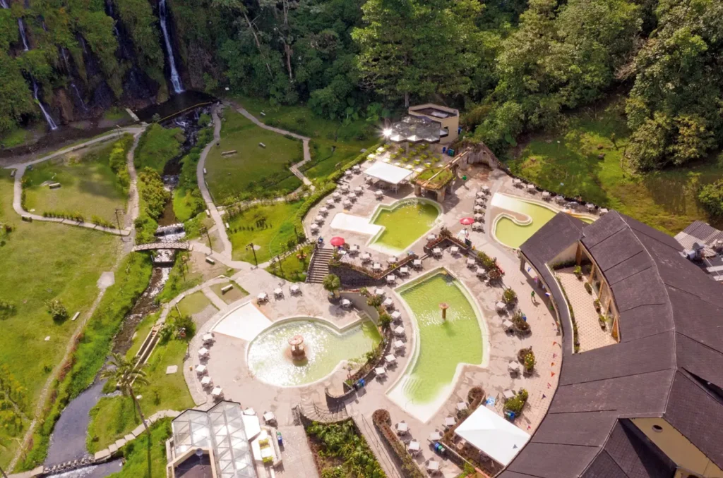 termales-de-santa-rosa-filandia-regata01